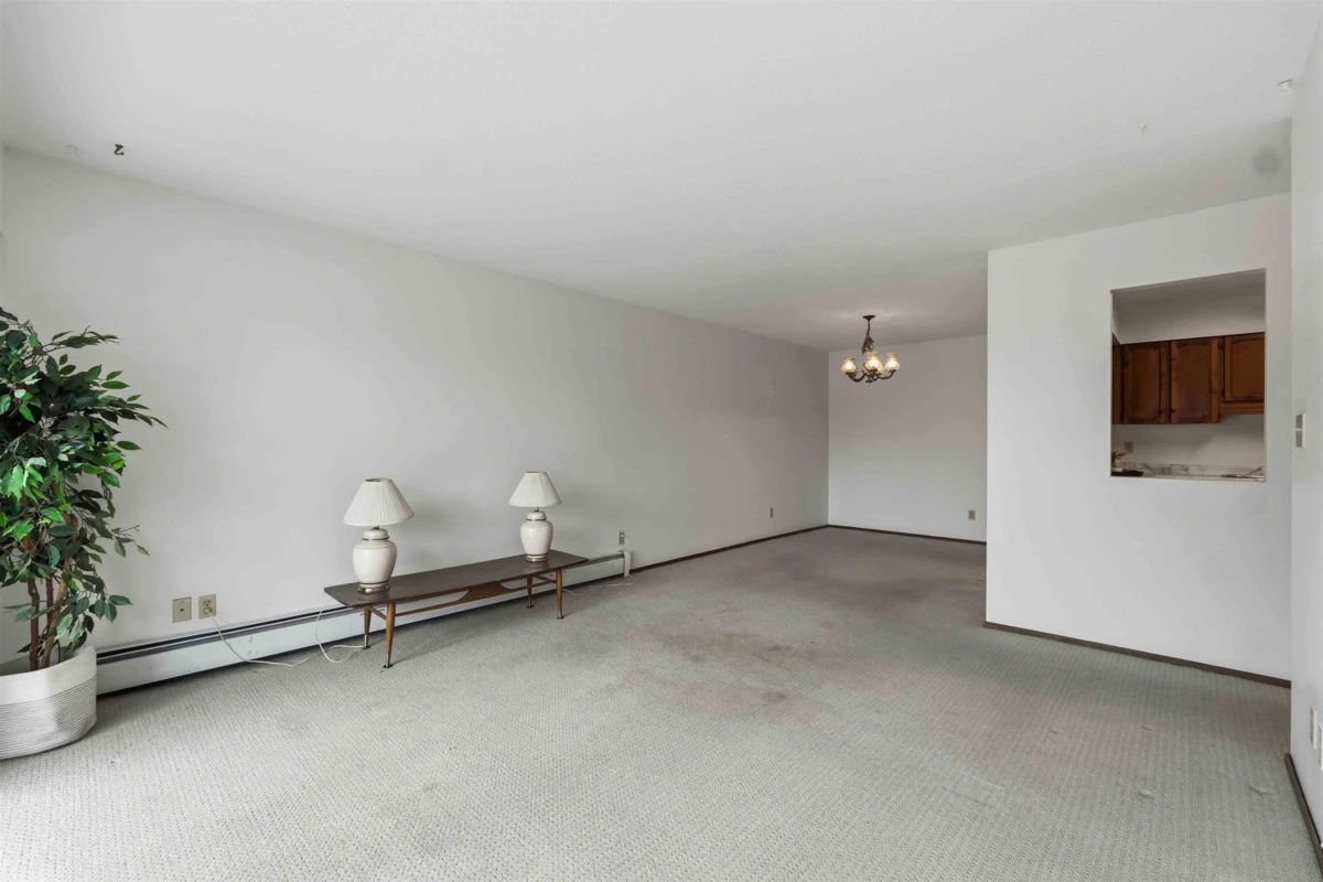 Living Room Photo of 207 32070 Peardonville Road, Abbotsford, BC