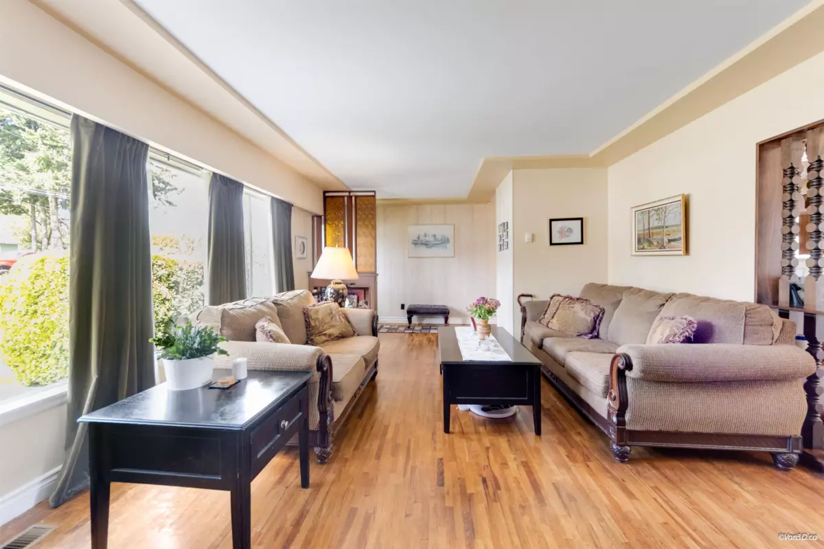 Dining Area Photo of 10962 145a Street, Surrey, BC