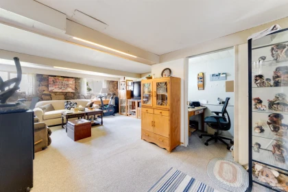 Laundry Room Photo of 10962 145a Street, Surrey, BC