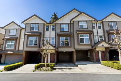 Front Yard Photo of 13 33860 Marshall Road, Abbotsford, BC