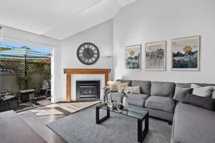26 230 W 15th Street, North Vancouver, BC, North Vancouver — Townhouse for sale