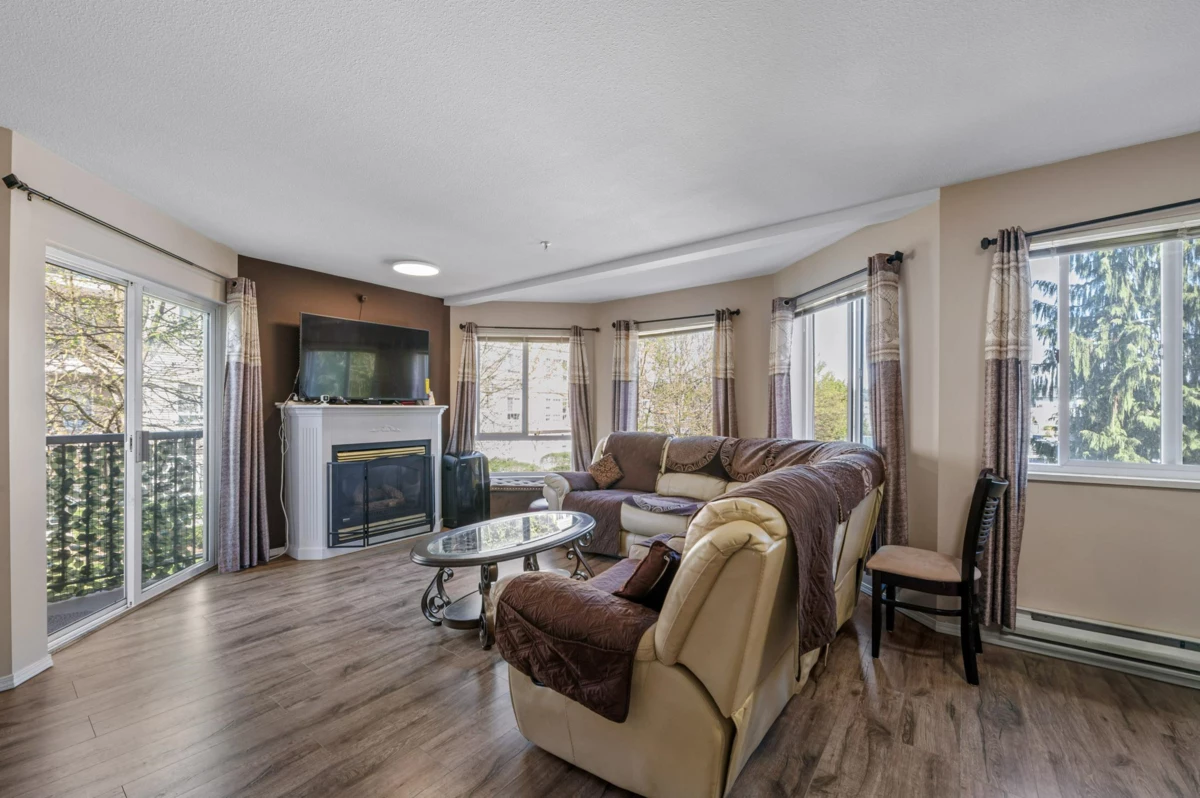 Dining Area Photo of 211 31831 Peardonville Road, Abbotsford, BC