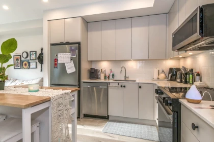 Kitchen Island Photo of 402 45497 Campus Drive, Chilliwack, BC