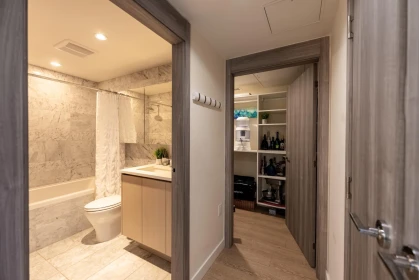 Hallway Photo of 1001 89 Nelson Street, Vancouver, BC