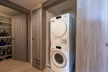 Mudroom Photo of 1001 89 Nelson Street, Vancouver, BC