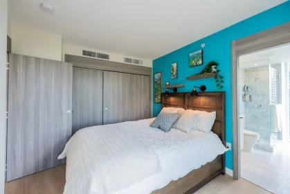 Walk-In Closet Photo of 1001 89 Nelson Street, Vancouver, BC