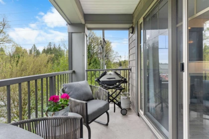 Entry Foyer Photo of 304 12020 207a Street, Maple Ridge, BC