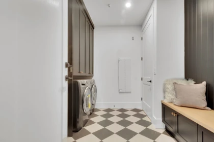 Basement Recreation Room Photo of 10032 Trillium Way, Rosedale, BC