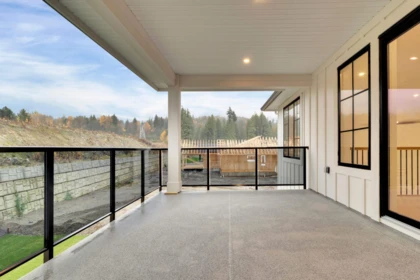 Hallway Photo of 10032 Trillium Way, Rosedale, BC