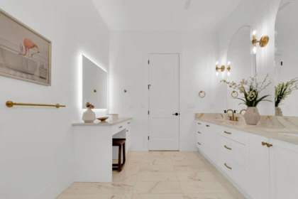 Powder Room Photo of 10032 Trillium Way, Rosedale, BC