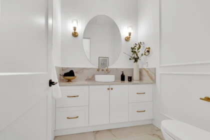 Walk-In Closet Photo of 10032 Trillium Way, Rosedale, BC