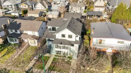 Hot Tub / Spa Photo of 2229 W 16th Avenue, Vancouver, BC