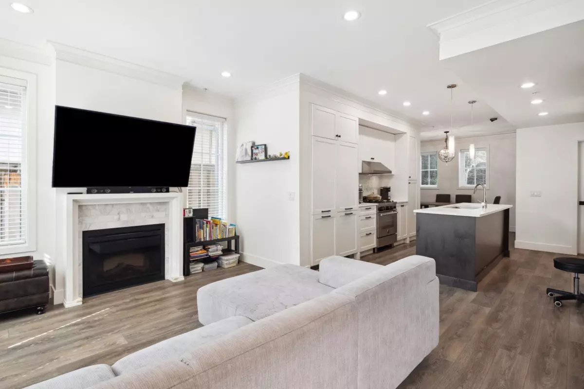 Family Room Photo of 352 W 62nd Avenue, Vancouver, BC