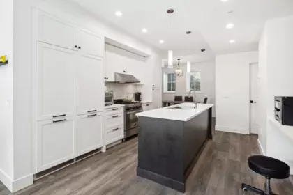 Kitchen Photo of 352 W 62nd Avenue, Vancouver, BC