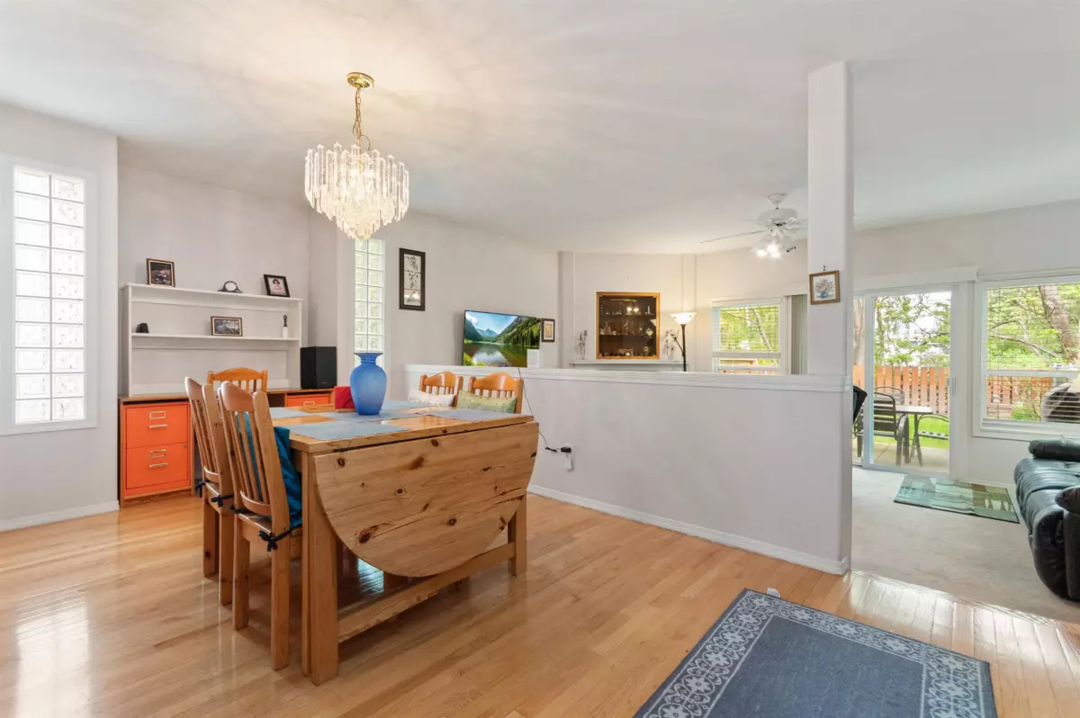 Dining Area Photo of 8 46277 Cessna Drive, Chilliwack, BC