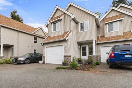Front Yard Photo of 8 46277 Cessna Drive, Chilliwack, BC