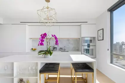 Kitchen Photo of 1403 1171 Jervis Street, Vancouver, BC