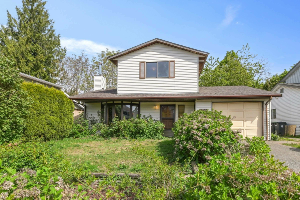 Exterior Rear Photo of 27591 31a Avenue, Langley, BC
