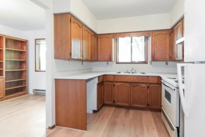 Kitchen Island Photo of 27591 31a Avenue, Langley, BC