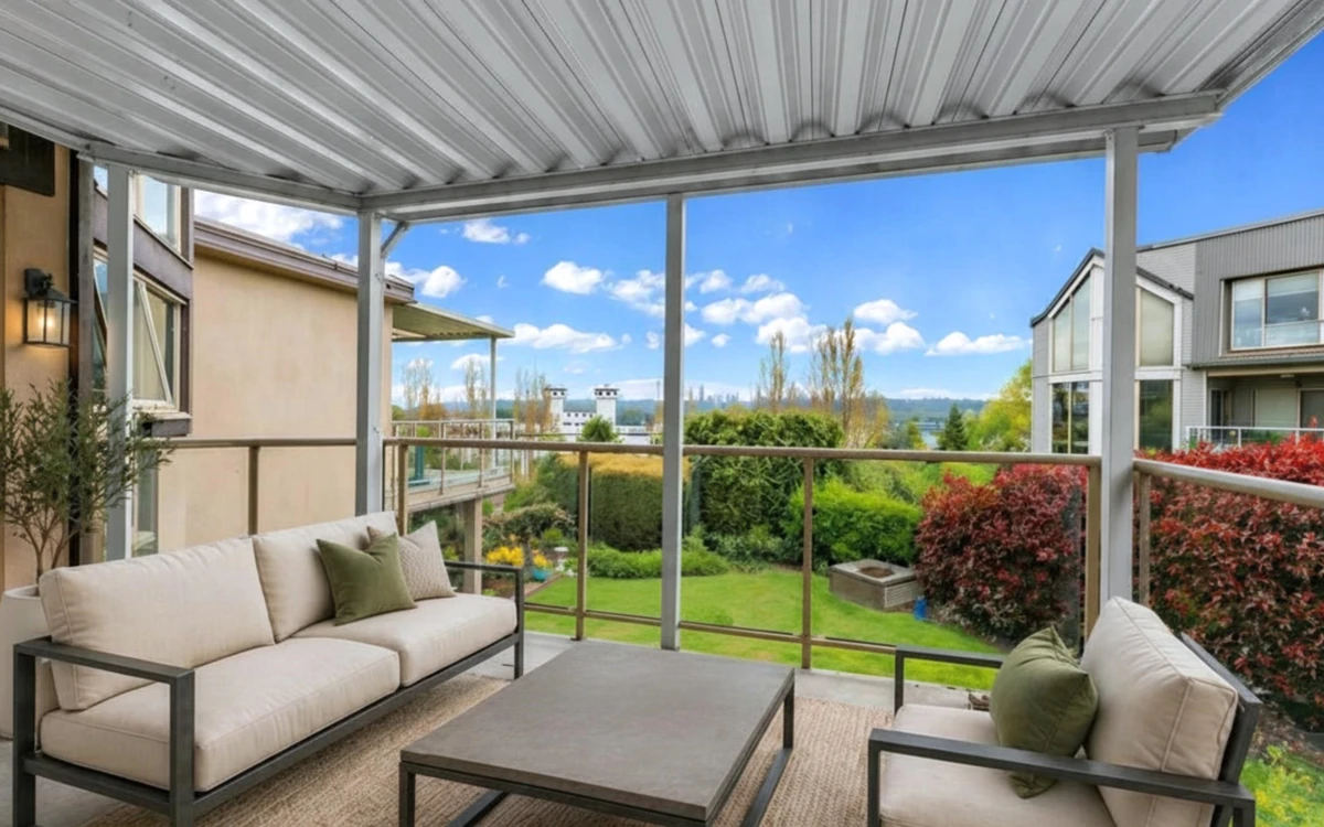 Family Room Photo of 303 70 Richmond Street, New Westminster, BC