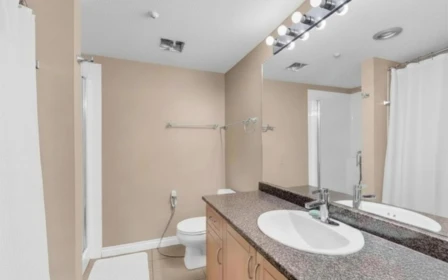Powder Room Photo of 303 70 Richmond Street, New Westminster, BC