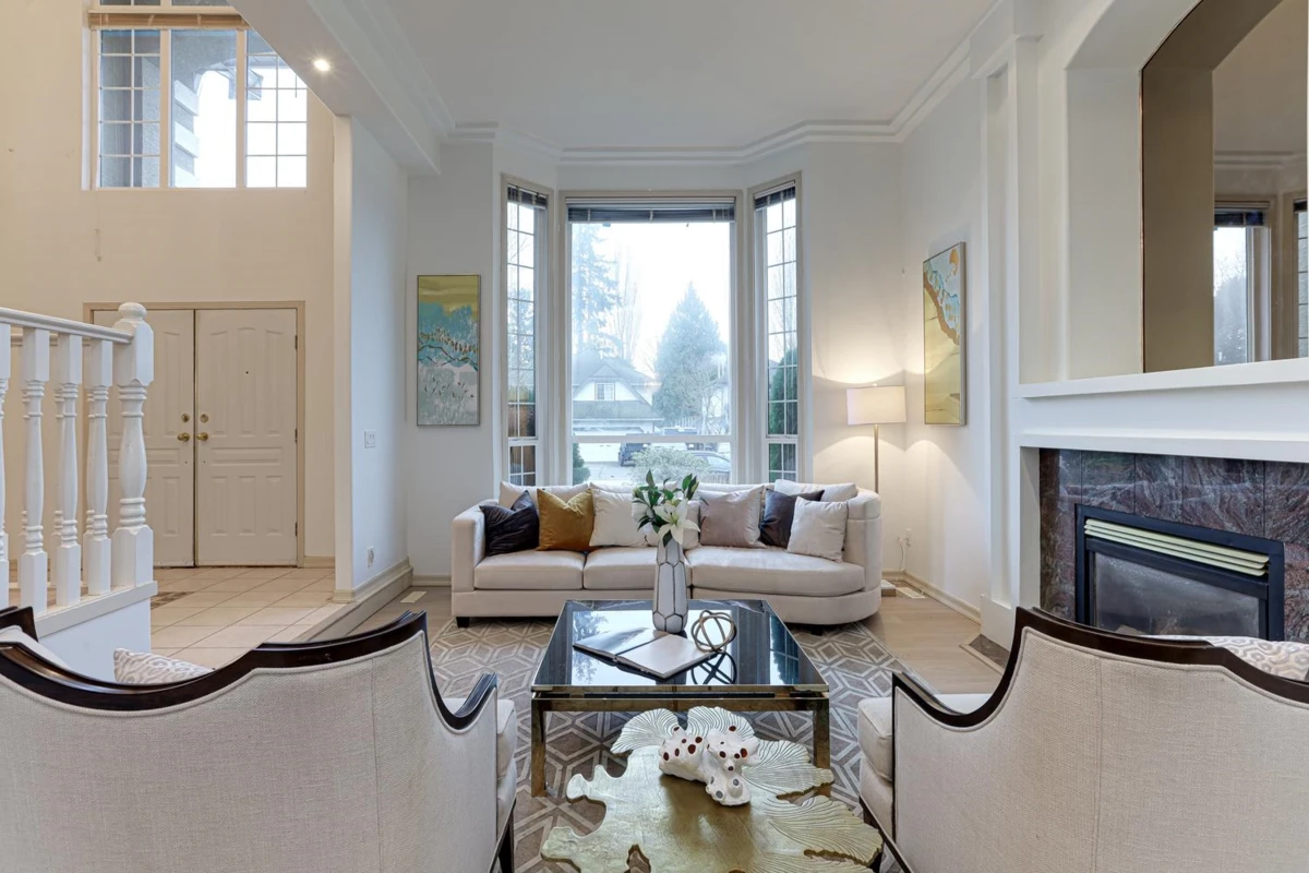 Family Room Photo of 17079 57 Avenue, Surrey, BC
