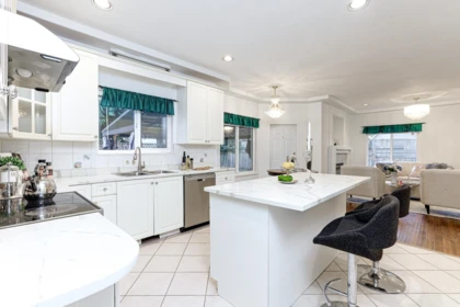 Breakfast Nook Photo of 17079 57 Avenue, Surrey, BC