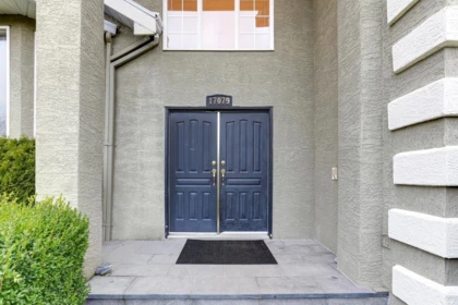 Front Yard Photo of 17079 57 Avenue, Surrey, BC