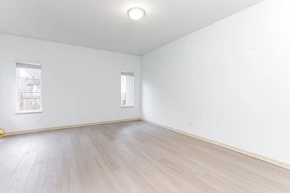 Powder Room Photo of 17079 57 Avenue, Surrey, BC