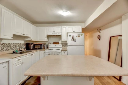 Hallway Photo of 6914 190 Street, Surrey, BC
