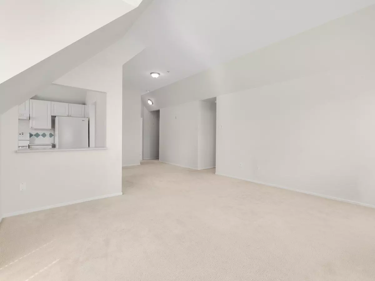 Dining Area Photo of 406 5556 14 Avenue, Delta, BC