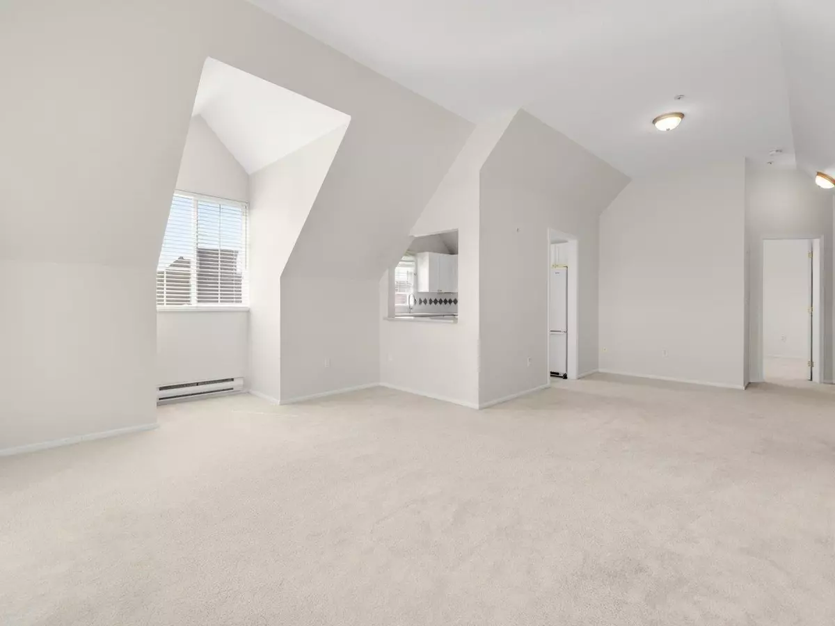 Family Room Photo of 406 5556 14 Avenue, Delta, BC