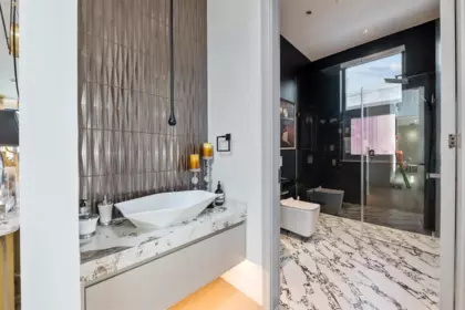 Powder Room Photo of 3823 W 51st Avenue, Vancouver, BC