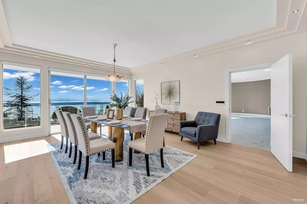 Dining Area Photo of 1407 Bramwell Road, West Vancouver, BC