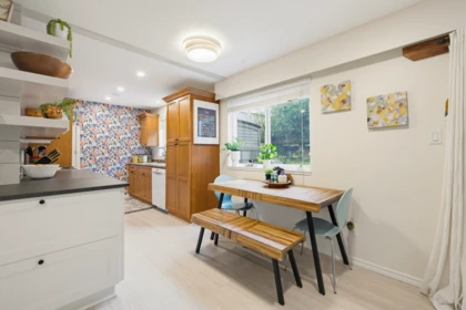 Kitchen Photo of 2 33900 Mayfair Avenue, Abbotsford, BC