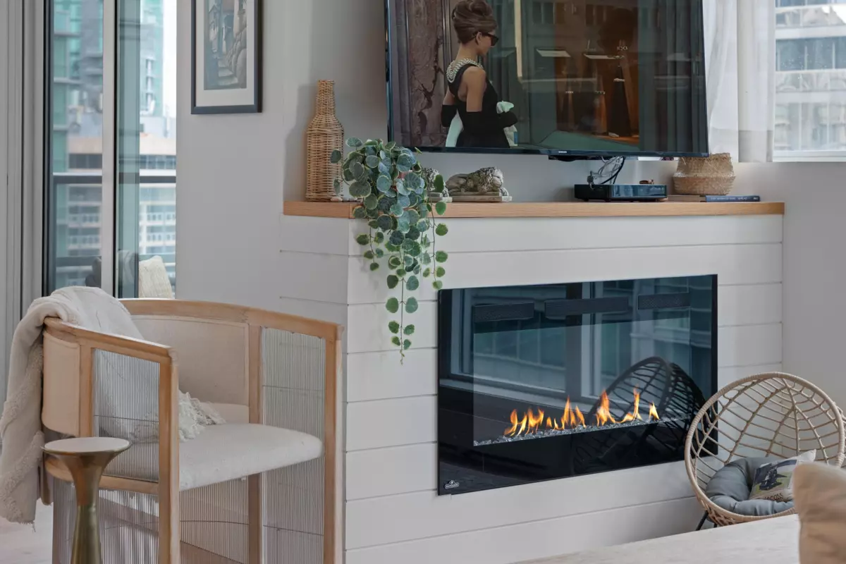 Dining Area Photo of 1903 1189 Melville Street, Vancouver, BC