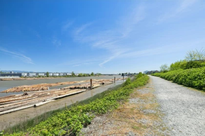 Front Yard Photo of 77 10199 River Drive, Richmond, BC