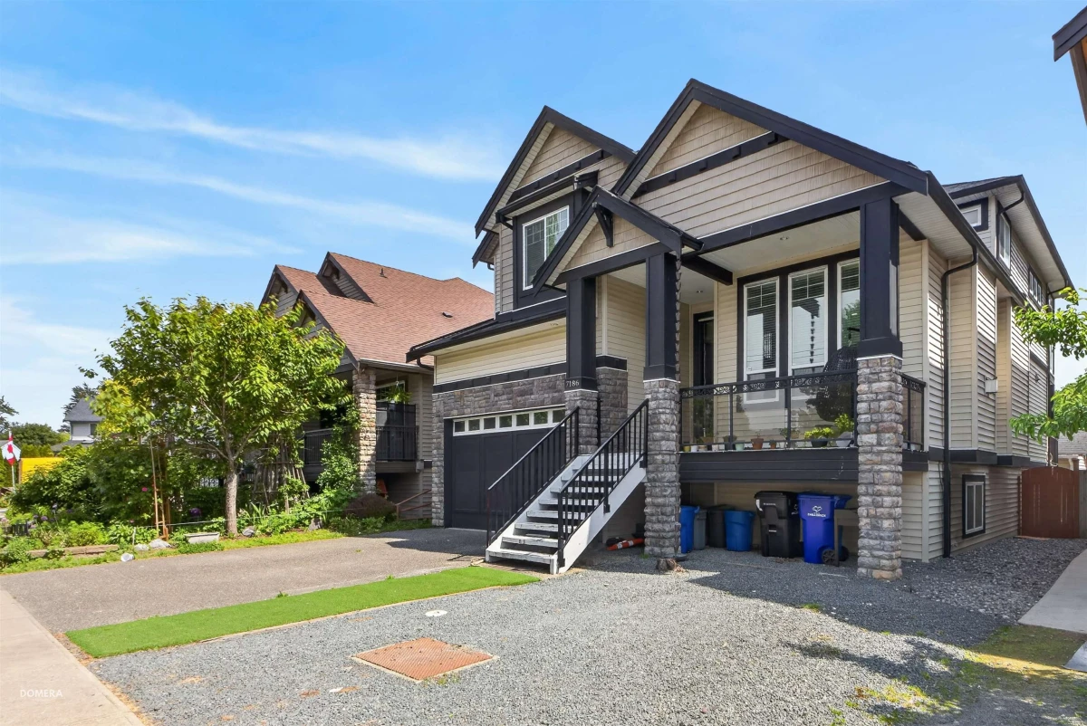 Living Room Photo of 7186 Elwood Drive, Chilliwack, BC
