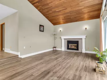 859 E 17th Street, North Vancouver, BC, North Vancouver — Single Family Residence for sale