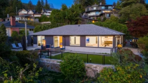 3812 Dalkeith Drive, North Vancouver, BC