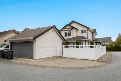18831 71 Avenue, Surrey, BC, Surrey — Single Family Residence for sale