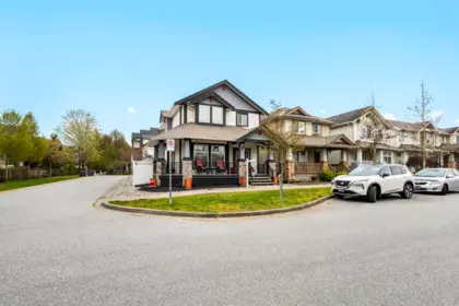 18831 71 Avenue, Surrey, BC, Surrey — Single Family Residence for sale