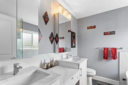 Laundry Room Photo of 18831 71 Avenue, Surrey, BC