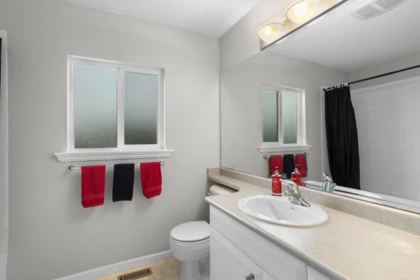 Office / Den Photo of 18831 71 Avenue, Surrey, BC