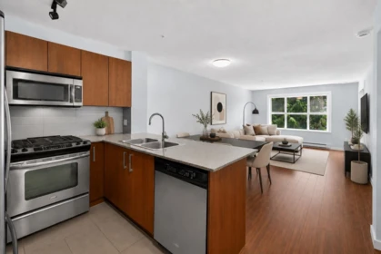 312 5889 Irmin Street, Burnaby, BC, Burnaby — Apartment/Condo for sale