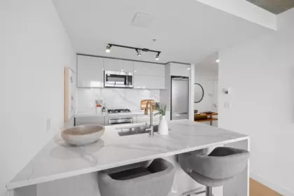 Primary Bathroom Photo of 3705 128 W Cordova Street, Vancouver, BC