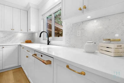 Kitchen Island Photo of 4215 200a Street, Langley, BC