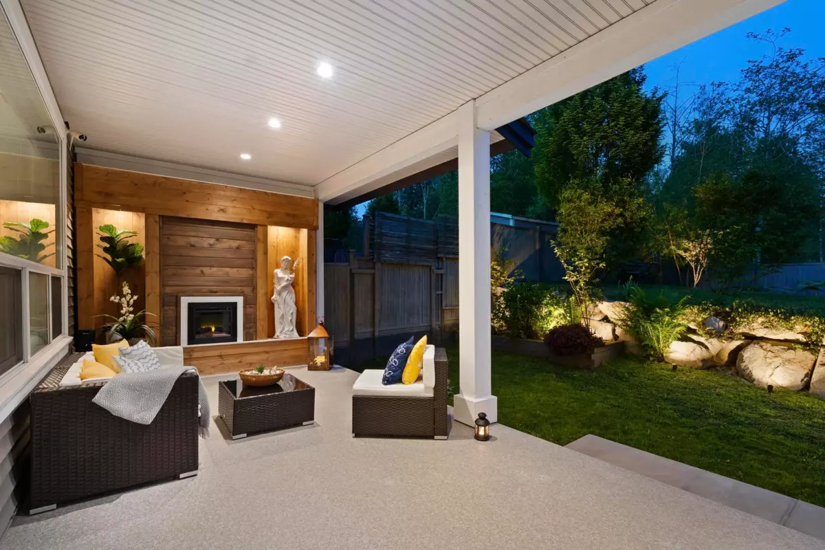 Living Room Photo of 10166 247b Street, Maple Ridge, BC