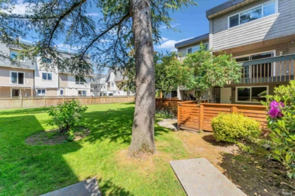 Outdoor Deck Photo of 4 4907 57a Street, Delta, BC