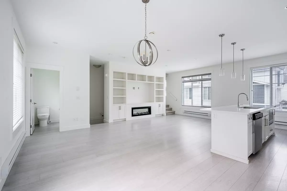 Dining Area Photo of 7 14499 64 Avenue Avenue, Surrey, BC